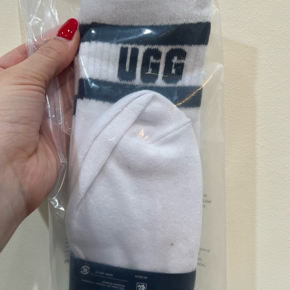 NEW MEN WOMEN UGG LATHAN LOGO CREW SOCK WHITE WITH BLACK STRIPES